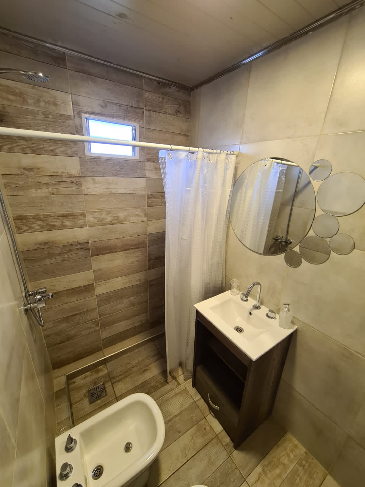 Baño completo con ducha